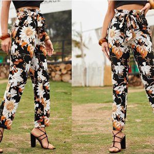 NEW!  Size M or L Paperbag Waist Belted Floral Pants